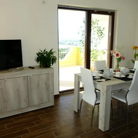 Casa Vacanze, Via Delle Margherite 3 * Montecorvino Pugliano