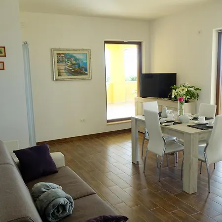 Casa Vacanze, Via Delle Margherite 3 Apartment *